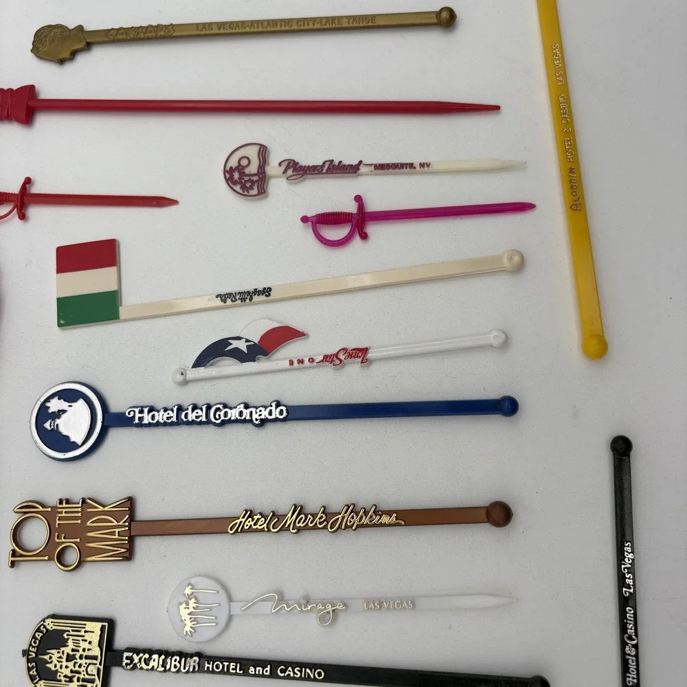 Vintage‎ Casino Swizzle Sticks & Pens Lot 24 Excalibur Caesars Desert Inn Vegas